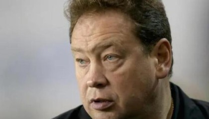 mk娱乐-斯卢茨基：朱辰杰让比赛变容易 无论踢谁风格不变