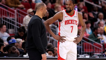 mk娱乐-乌度卡：杜兰特要继续信任队友 被包夹后要继续传球 不能垂头丧气