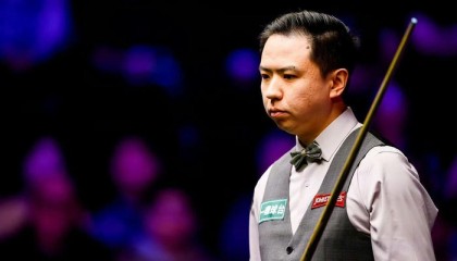 3-2！中国斯诺克好事成双：80后名将轰单杆147分，赵心童逆转对手|肖国栋|奥利弗.莱恩斯|张安达|杰克.琼斯|世锦赛_新浪体育_新浪新闻