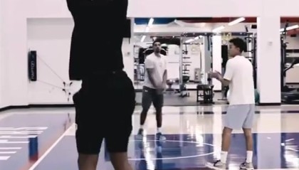 安卓下载-哦🧐？保罗晒出三分训练视频并@湖人主帅雷迪克 20次出手全中！